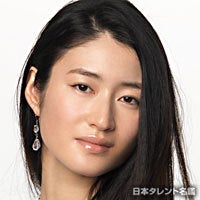 小雪の若い頃｜透明感がヤバい美貌の秘密